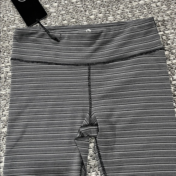 90 Degree By Reflex | Grey / Charcoal Stripe Leggings - Picture 8 of 9